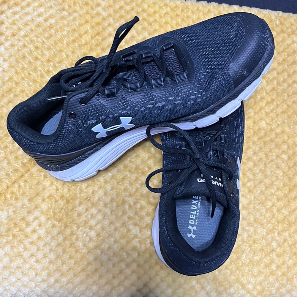 Under ArmourTennis Shoes